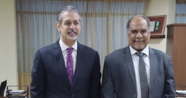 سفير مصر بالخرطوم يلتقى وزير التعليم العالى السودانى