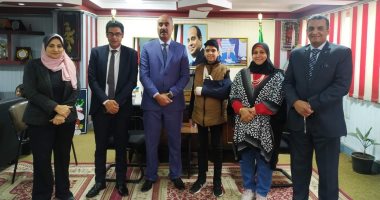 وكيل "تعليم المنوفية" يدعم المواهب من طلاب المدارس بالمحافظة