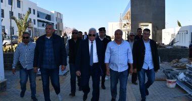 فوده يتفقد المبنى الإدارى والفندق الملحق بمجلس مدينة شرم الشيخ الجديد
