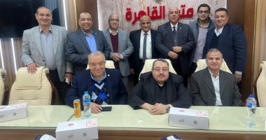 مترو الأنفاق يكرم مساعد رئيس الشركة لإيرادات الركاب لبلوغه سن المعاش