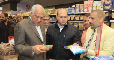 محافظ الجيزة يعلن إقامة معارض ومنافذ لتوفير السلع بأسعار مناسبة