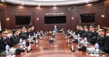 رسائل وزير الداخلية قبل احتفالات رأس السنة.. اللواء محمود توفيق: رفع درجة الاستعداد القصوى.. التعامل بحسم مع من يمس أمن المواطنين.. نشر الدوريات واحتواء المواقف الطارئة وتأمين دور العبادة والمواقع الحيوية  