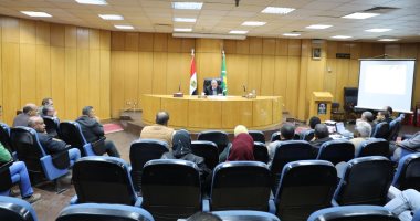 محافظ المنيا يشدد على الالتزام بالخطة الزمنية لتنفيذ مشروعات "حياة كريمة"