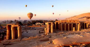 سماء الأقصر تشهد تحليق 60 رحلة بالون طائر على متنها 1200 سائح