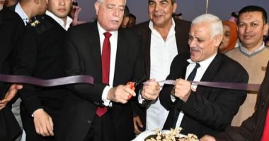 محافظ جنوب سيناء يفتتح مهرجان تحطيم الأسعار ومحاربة الغلاء بمدينة دهب.. صور
