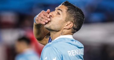 لويس سواريز يودع جماهير ناسيونال الأورجايانى 