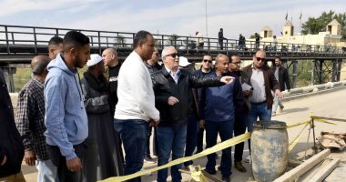 محافظ الأقصر يتفقد العمل فى المشروعات التنموية فى مدن الطود وأرمنت