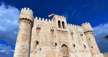 أقدم قلاع مصر التاريخية على البحر المتوسط.. قلعة قايتباي مكان فنار الإسكندرية أحد عجائب الدنيا السبع.. قصص القتال الأسطورى "الزيت المغلى والسهام خلف فتحات صغيرة".. أول قلعة حربية ترفع علم الدولة المصرية.. صور