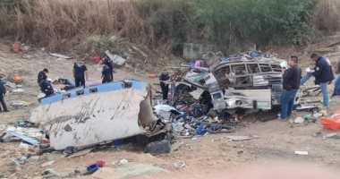 العالم هذا المساء.. الجيش اللبنانى: مصرع شخصين وإنقاذ 232 آخرين إثر غرق قارب بمنطقة سلعاتا.. مصرع 15 شخصا على الأقل فى انقلاب حافلة بالمكسيك.. وبوتين فى كلمة رأس السنة: 2022 كان عام قرارات صعبة وأحداث مصيرية