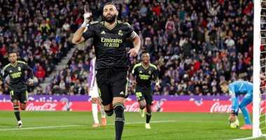 ثنائية بنزيما تقود ريال مدريد لتخطي بلد الوليد وصدارة الدوري الإسباني.. فيديو