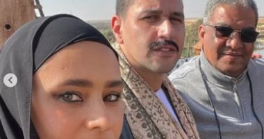 شاهد نيللى كريم وعلي الطيب فى كواليس تصوير مسلسل "عملة نادرة" 