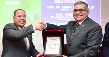 كلية الإدارة والاقتصاد بجامعة مصر للعلوم والتكنولوجيا تنظم ندوة "الاقتصاد الوطنى وتقلبات الاقتصاد العالمي" بحضور وزير المالية