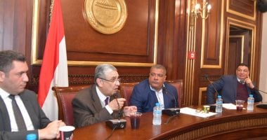 وزير الكهرباء أمام "صناعة النواب": التوسع فى إنتاج الهيدروجين الأخضر يوفر 100 ألف وظيفة جديدة.. محمد شاكر: متوسط غرامات سرقة التيار تصل لـ2 مليار جنيه سنويا.. واللجنة توصى بعمل خطة لصيانة المحطات الكهربائية
