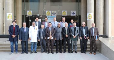 رئيس جامعة الزقازيق يتابع آخر التطورات بالجامعة الأهلية في العاشر من رمضان 