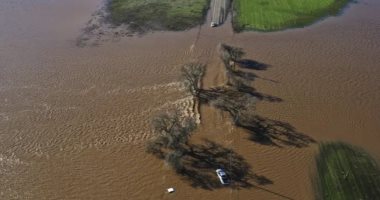 مأساة طفل 5 سنوات جرفته المياه فى كاليفورنيا أمام أعين والدته 