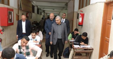 رئيس جامعة الزقازيق يتفقد سير أعمال امتحانات الفصل الدراسى الأول  