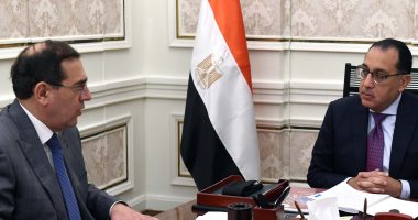 رئيس الوزراء يتابع مع وزير البترول عددا من ملفات عمل الوزارة