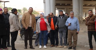 هيئة النظافة بالقاهرة ترفع مخلفات الهدم أسفل محور الحضارات بمصر القديمة