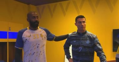 رونالدو يظهر للمرة الأولى في غرف ملابس النصر ويقدم التحية للاعبين.. فيديو