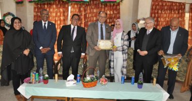 رئيس جامعة حلوان يفتتح المعرض السنوى الخيرى لطلاب المدن الجامعية