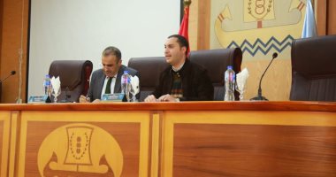 نائب محافظ كفر الشيخ يناقش جهود إزالة التعديات على الأراضى الزراعية وأملاك الدولة