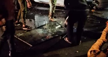 إصابة شخصين نتيجة انقلاب سيارة على كوبرى المستقبل بالإسماعيلية.. صور