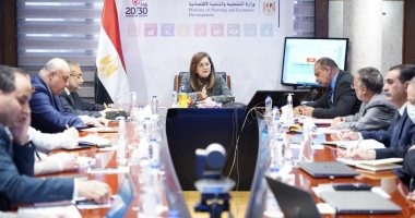وزيرة التخطيط تعقد اجتماعًا لوضع ملامح خطة 23/2024 