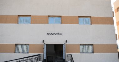 محافظ قنا يتفقد عمارات سكن كريم بـ 4 مراكز.. صور