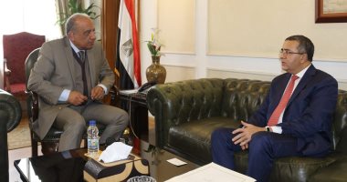 وزير قطاع الأعمال العام يبحث مع سفير الهند تعزيز التعاون الاقتصادى بين البلدين