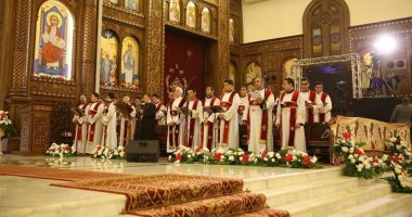 الترانيم الكنسية.. ضوابط بضرورة توافقها مع الكتاب المقدس.. القمص يوسف الحومى: لا مانع من الألحان والمدائح وبعضها من شعر البابا شنودة.. راعى كنيسة دندرة بقنا: بعض الكنائس تنظم لجانا لاهوتية لمراجعتها