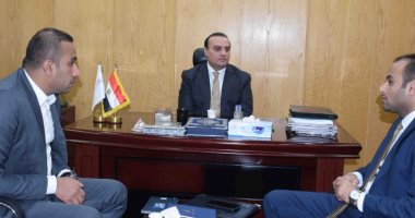 نائب محافظ الأقصر يلتقى وفد هيئة تنمية الصعيد لمناقشة فرص دعم المحافظة.. صور