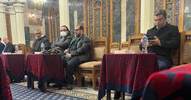 بدء عزاء الدكتور محمد عنانى بمسجد عمر مكرم بحضور عدد من المثقفين