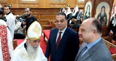قداس عيد الميلاد بكنيسة العذراء في بنها بحضور محافظ القليوبية ومدير الأمن.. صور