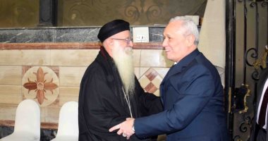 محافظ الأقصر يزور الكنائس للتهنئة بعيد الميلاد المجيد.. صور