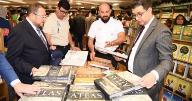 المكتبة العائمة "لوجوس هوب" بميناء بورسعيد تستقبل 6 آلاف زائر فى يومها الأول