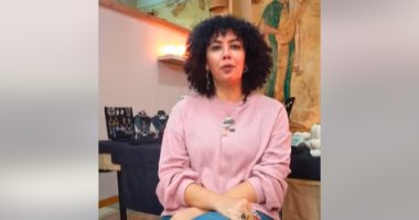 سيدة الفضة والحجر.. "شروق" خريجة فنون جميلة تطوف الصحارى والشواطئ لتصنع تحفا جميلة