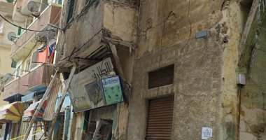 إزالة الأجزاء الخطرة من عقار المنشية المنهار فى الإسكندرية