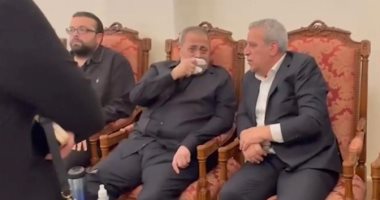 انهيار جورج وسوف فى عزاء نجله وديع.. ويردد: "راح دمعة عينى وقلبى"