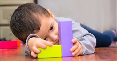 اللعب بالدمى ينمى المهارات الاجتماعية لدى أطفال التوحد