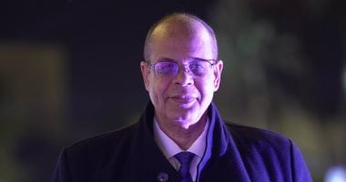 أكرم القصاص وسامح حسين أول الحاضرين للعرض المسرحى "تقدر" بدار الأوبرا