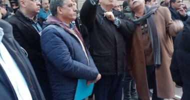 محافظ أسيوط يتفقد موقع المنزل المنهار ويتابع جهود البحث عن مفقودين.. صور