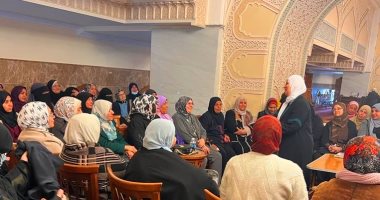 إقبال على مقارئ القرآن الكريم والدروس المنهجية للواعظات بالمساجد.. صور
