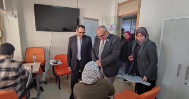رئيس جامعة السادات يتفقد سير الامتحانات بكلية الحاسبات والذكاء الاصطناعي