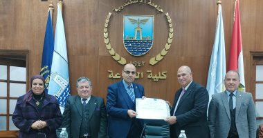 زراعة الإسكندرية تُكرم أعضاء هيئة التدريس الحاصلين على جوائز الجامعة 