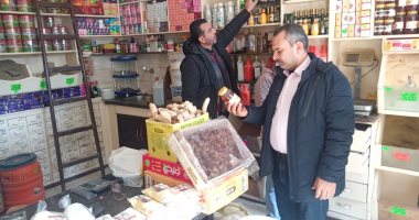 حملات تموينية على الأسواق والمنافذ والمحال التجارية في كفر الشيخ.. صور