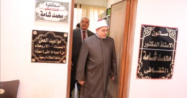 رئيس جامعة الأزهر يتفقد امتحانات كلية اللغات والترجمة ويثنى على مركز الترجمة