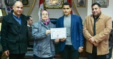 تعليم بورسعيد: تكريم 4 طلاب من مدرسة" النور "لمشاركتهم فى ملتقى المواهب