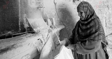 يوم الطحين فى مصر زمان.. البهجة فى حياة الناس بالأبيض والأسود