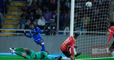 الرائد يقتنص تعادلاً مثيراً من أنياب الهلال فى الدورى السعودى للمحترفين