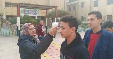 بدء امتحانات الفصل الدراسى الأول للثانوى العام بمدارس المتفوقين.. صور